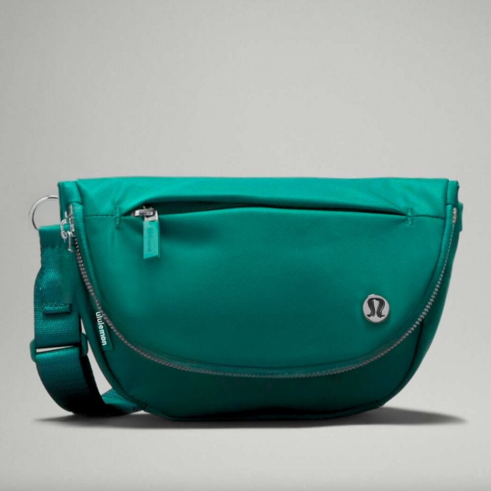 Lululemon All Night Festival Crossbody Micro Bag 2L - Algae Green